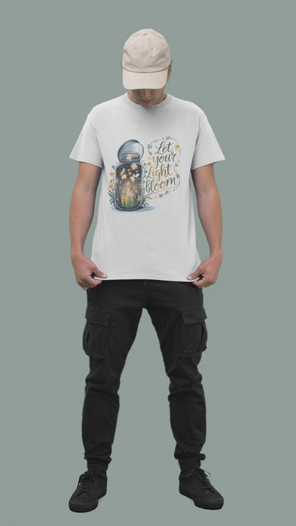 gildan-t-shirt-video-of-a-smiling-man-posing-in-a-studio-6954v